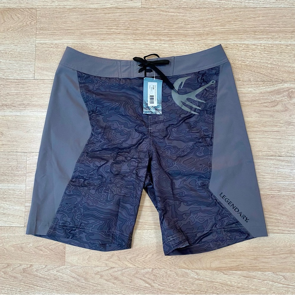 Legendary Anglers Board Shorts Men’s Medium Lake Series Shadow Grey Trunks